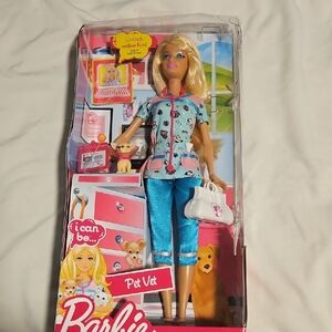 🩷NIB. Barbie Pet Vet doll and accessories